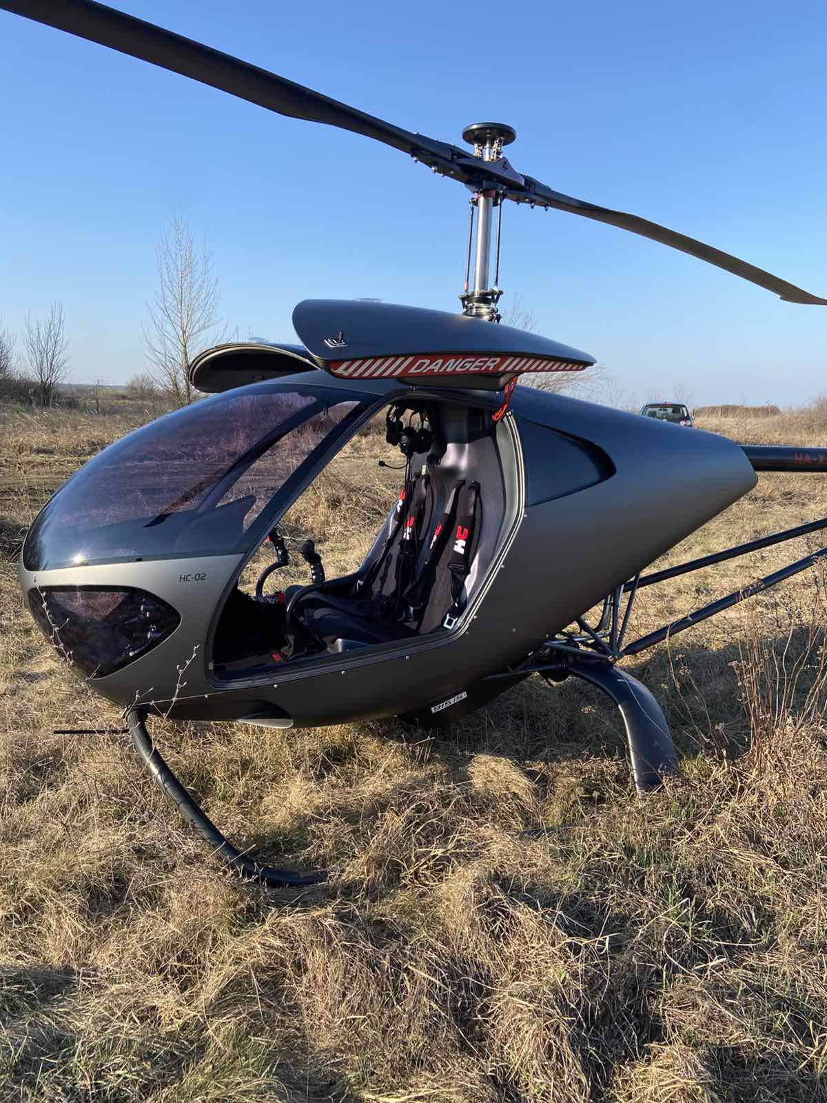 Egyedi helikopter kabin kárpitozás